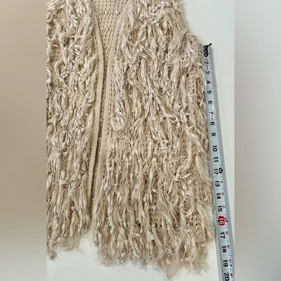 Altar’d State 70’s Style Yarn Vest Boho Cowgirl Shaggy Beige Cream Medium - Picture 6 of 13
